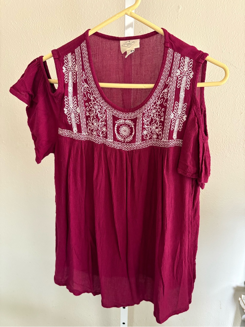St. John's Bay Wine Cold-Shoulder Embroidered Blouse Size Small